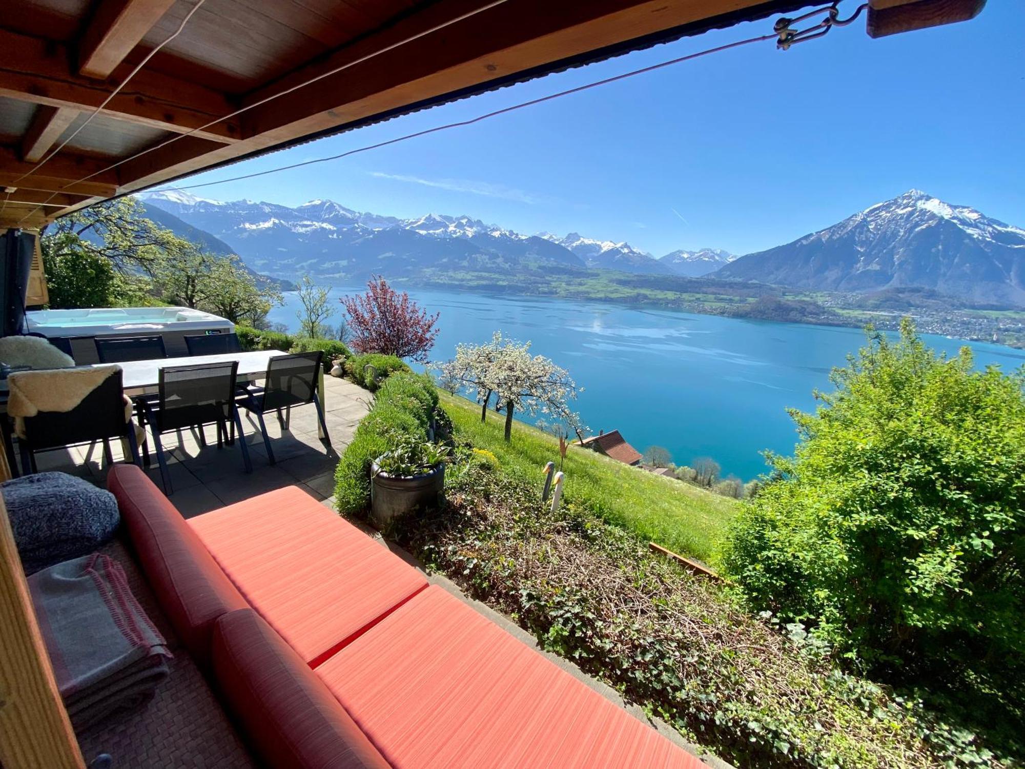 Chalet Egglen "Typical Swiss House, Best Views, Private Jacuzzi" Sigriswil Dış mekan fotoğraf